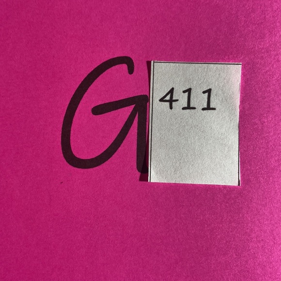 Old Navy light colored khaki capris. Size 8. - Picture 9 of 9